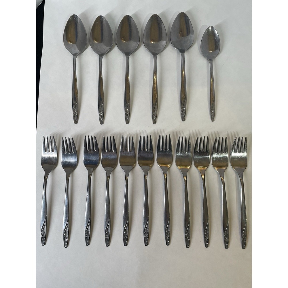 Vintage International Silver American Stainless 17 Pieces‎ INS88 Rose Flatware